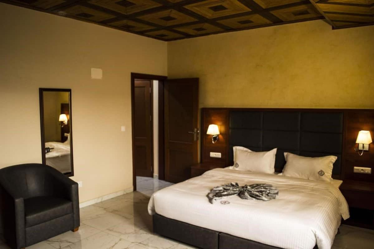 Hotel Jouvence International Yaoundé Buitenkant foto