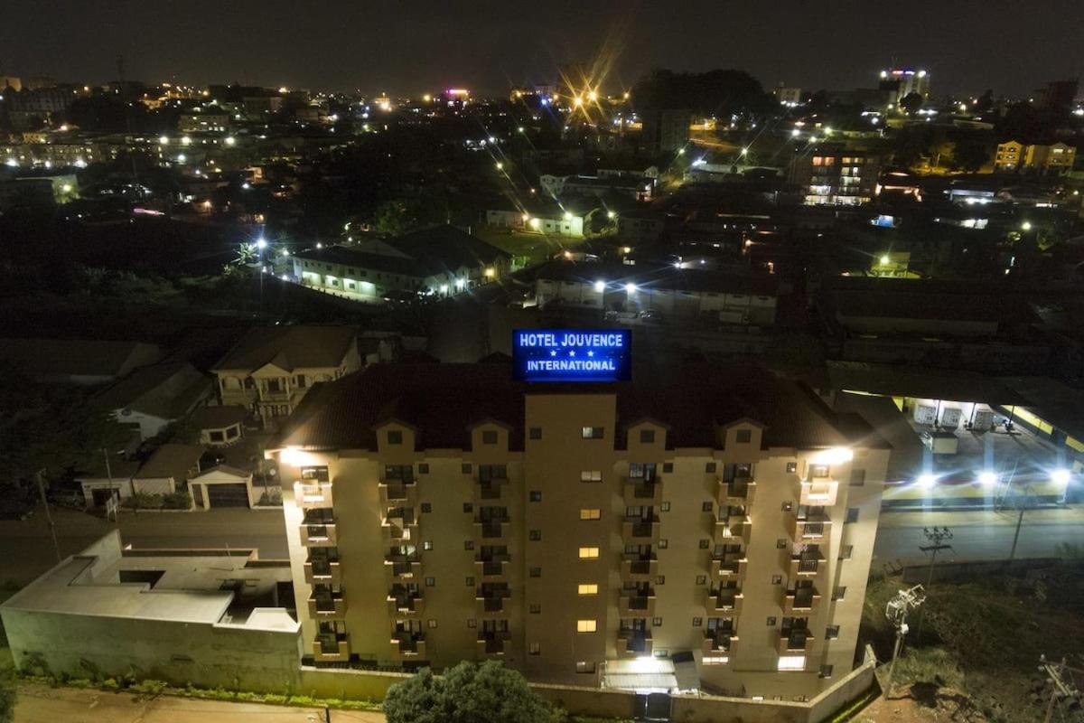 Hotel Jouvence International Yaoundé Buitenkant foto