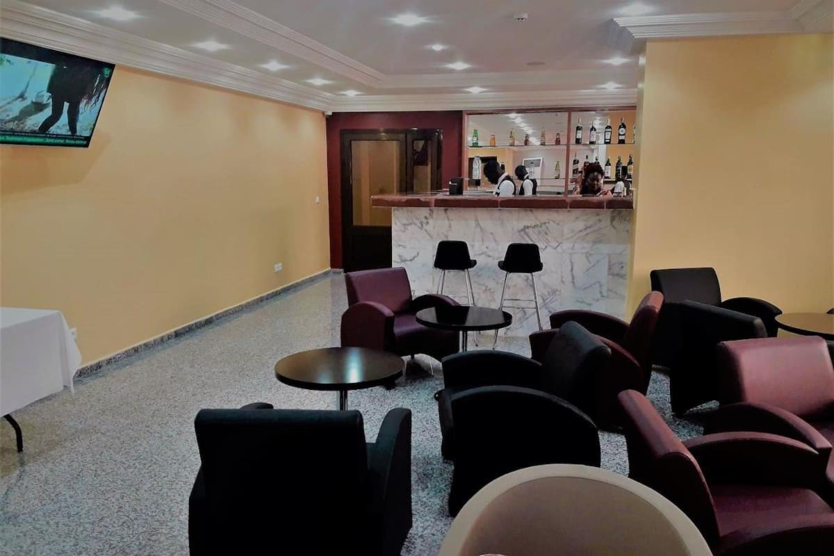 Hotel Jouvence International Yaoundé Buitenkant foto