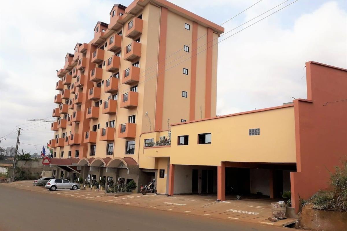 Hotel Jouvence International Yaoundé Buitenkant foto
