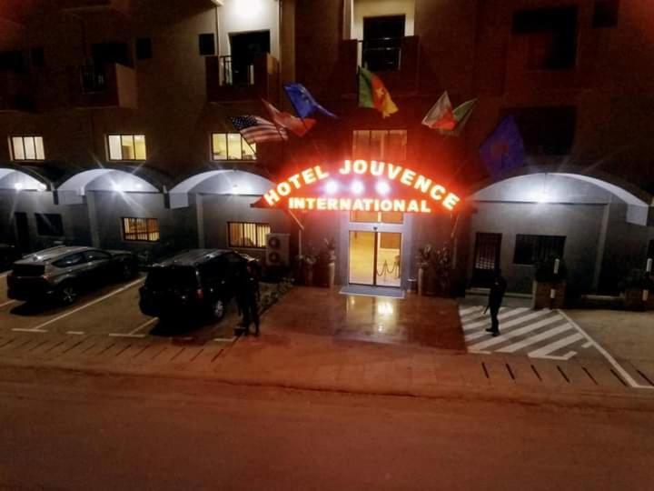 Hotel Jouvence International Yaoundé Buitenkant foto